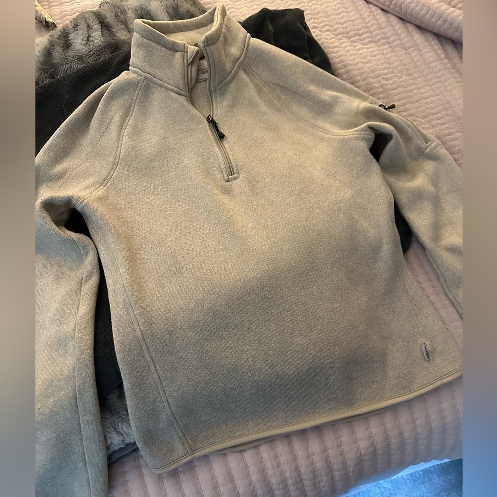 Women’s quarter zip fleece sweatshirt